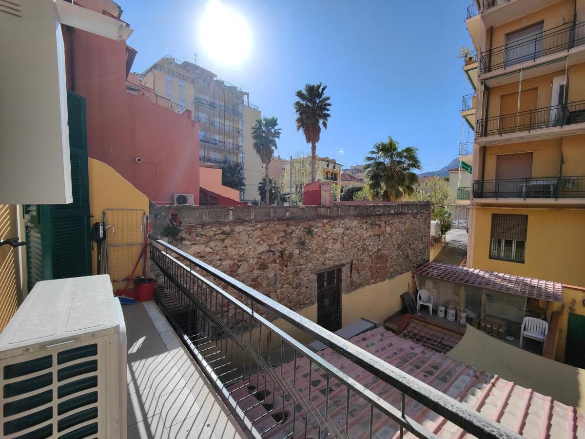 Hostdomus - Garibaldi Suite Loano Exteriér fotografie