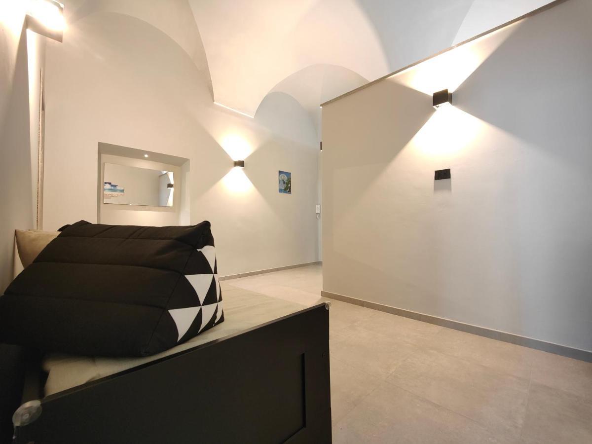 Hostdomus - Garibaldi Suite Loano Exteriér fotografie