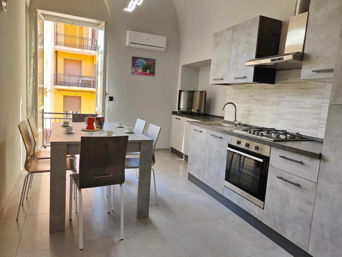 Hostdomus - Garibaldi Suite Loano Exteriér fotografie