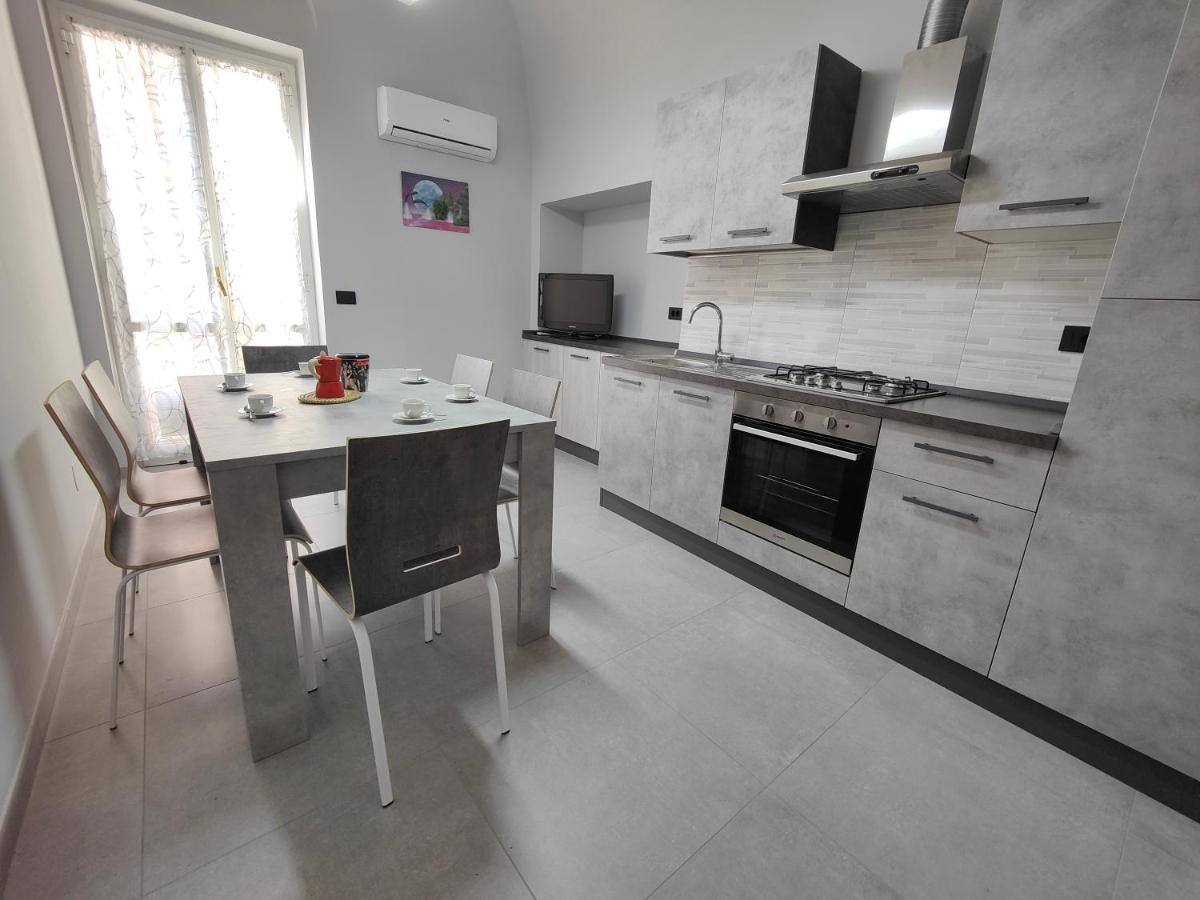 Hostdomus - Garibaldi Suite Loano Exteriér fotografie