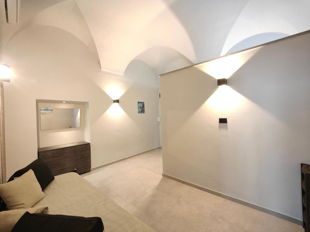Hostdomus - Garibaldi Suite Loano Exteriér fotografie