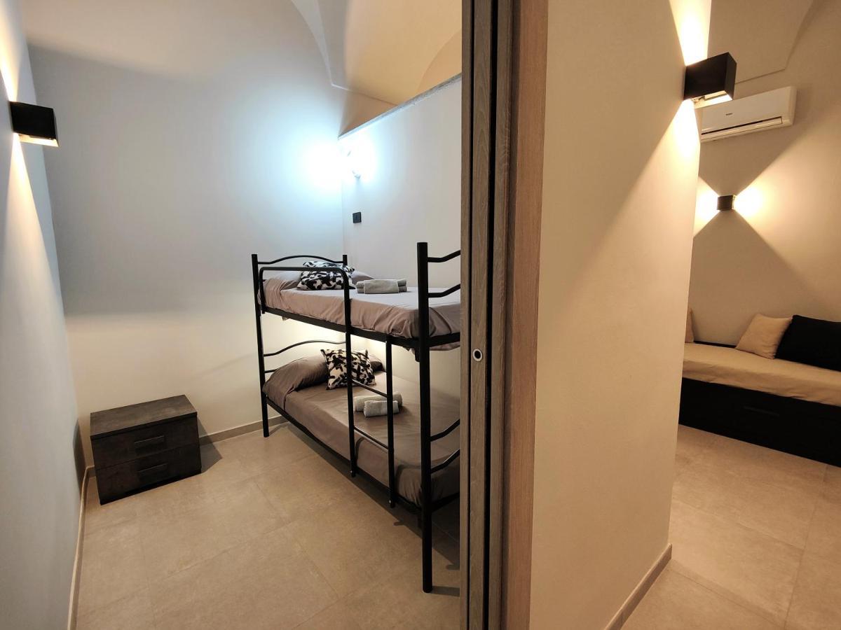 Hostdomus - Garibaldi Suite Loano Exteriér fotografie